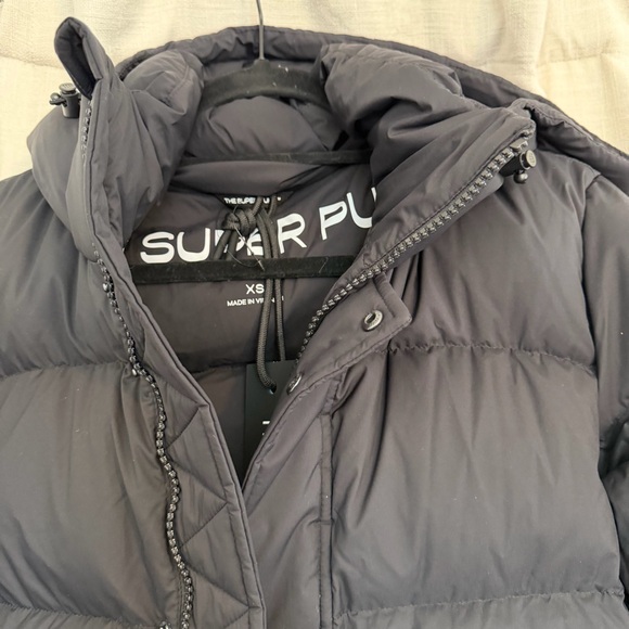 Aritzia Superpuff Short Puffer Jacket - Picture 2 of 3